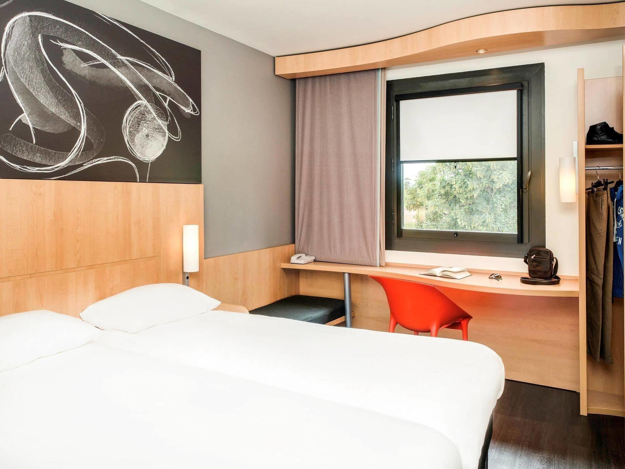 Ibis Montceau Les Mines Hotell Eksteriør bilde
