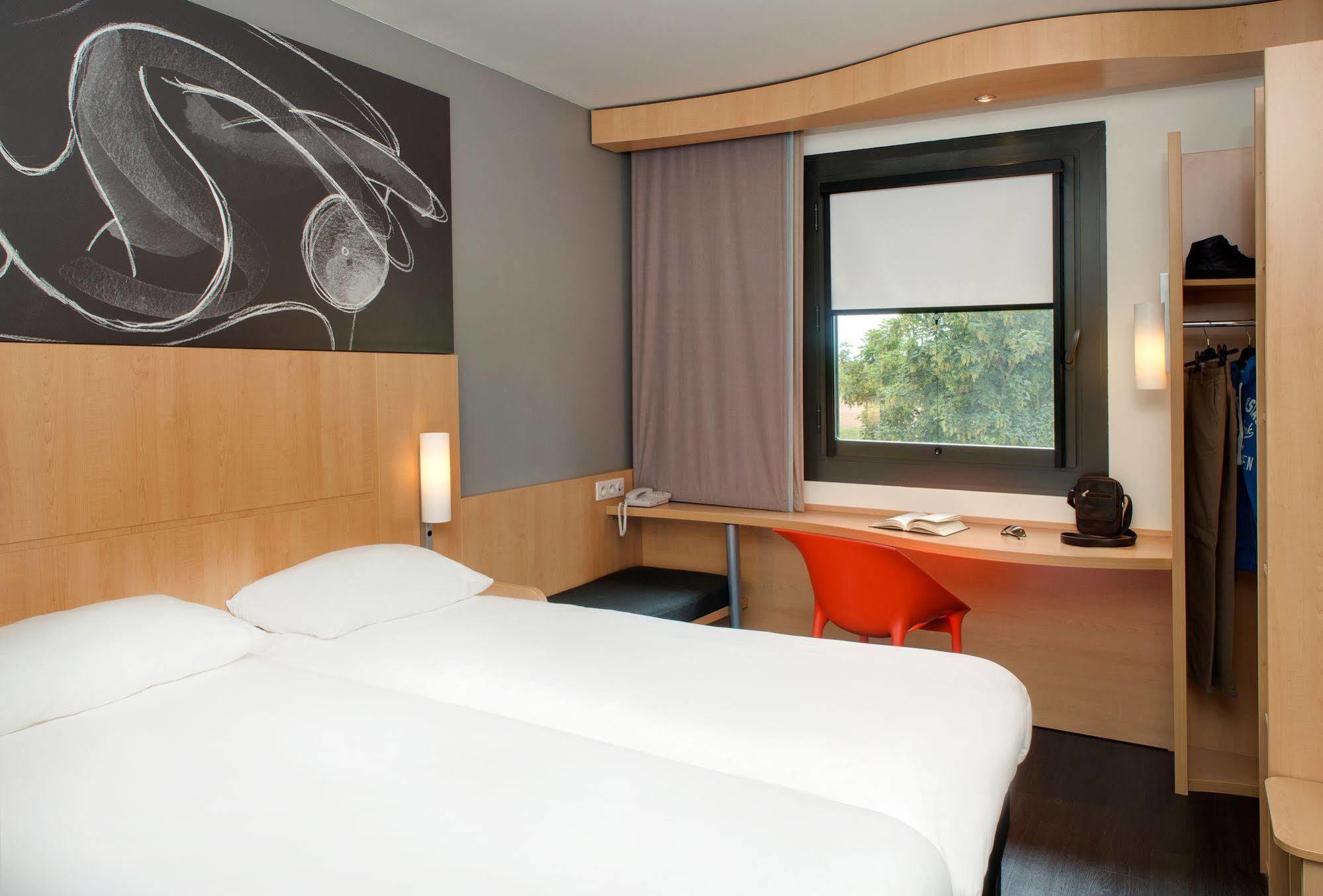 Ibis Montceau Les Mines Hotell Eksteriør bilde